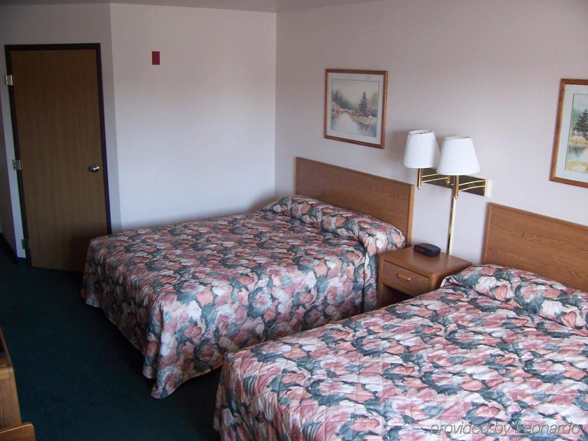 Budget Host Inn & Suites North Branch חדר תמונה